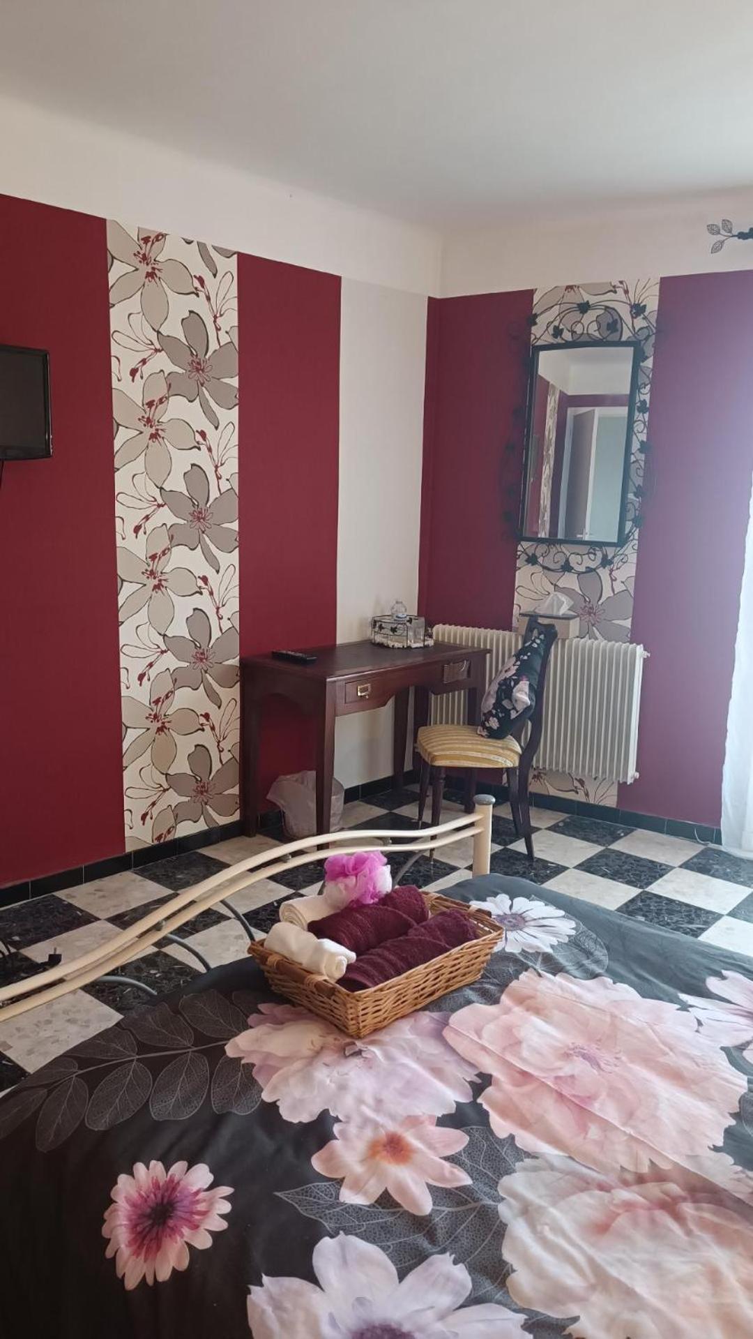 Latour-de-France A L' Estiu Bed & Breakfast エクステリア 写真